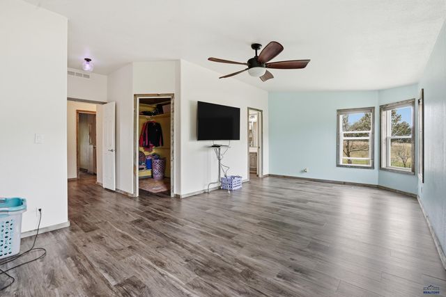 13018 PLEASANT VALLEY RD, Sturgis, SD 57785
