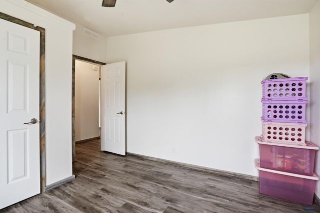 13018 PLEASANT VALLEY RD, Sturgis, SD 57785