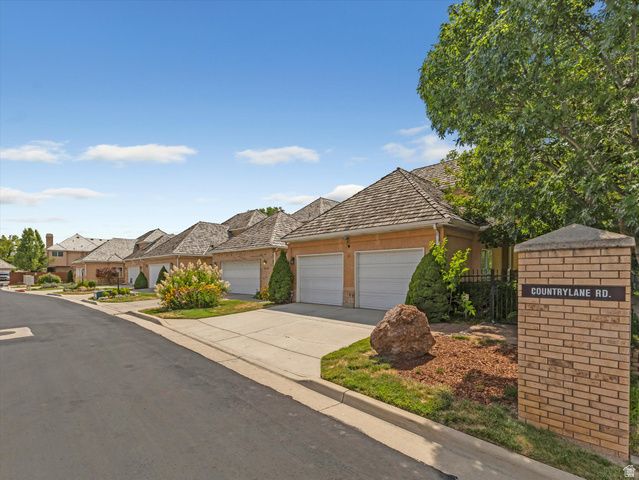 4506 S COUNTRYLANE RD, Salt Lake City, UT 84117