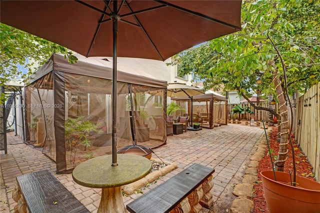 5502 SW 162nd Pl, Miami, FL 33185