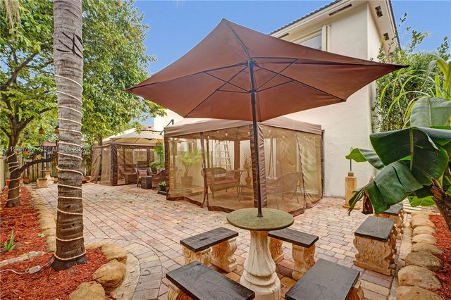 5502 SW 162nd Pl, Miami, FL 33185