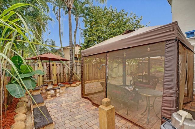 5502 SW 162nd Pl, Miami, FL 33185