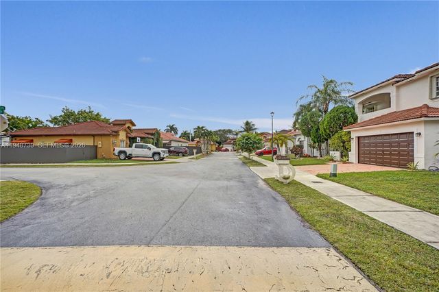 5502 SW 162nd Pl, Miami, FL 33185