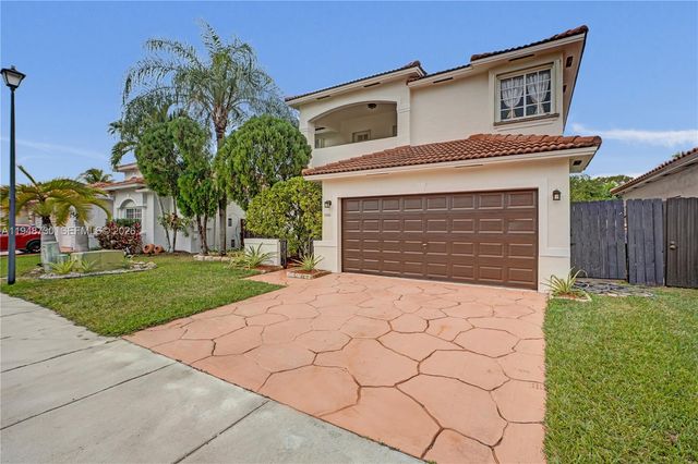 5502 SW 162nd Pl, Miami, FL 33185