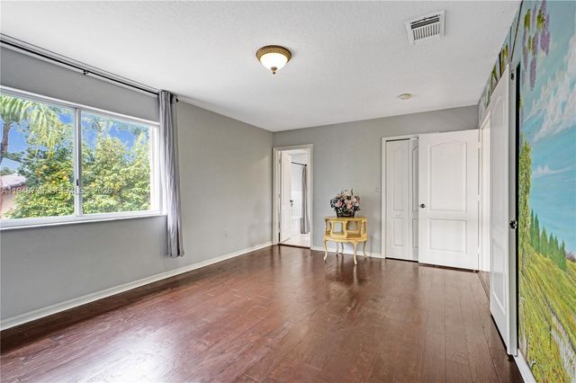 5502 SW 162nd Pl, Miami, FL 33185