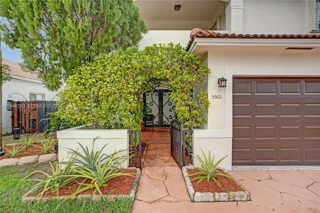 5502 SW 162nd Pl, Miami, FL 33185