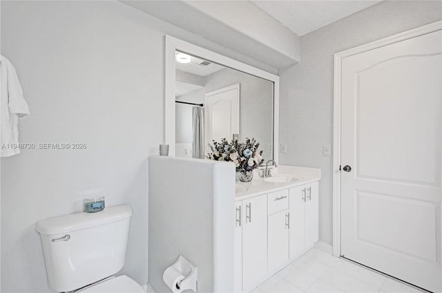 5502 SW 162nd Pl, Miami, FL 33185