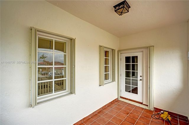 5502 SW 162nd Pl, Miami, FL 33185