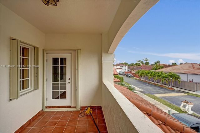 5502 SW 162nd Pl, Miami, FL 33185