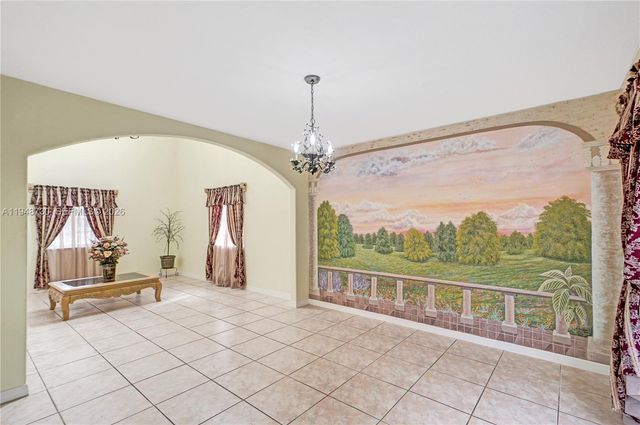 5502 SW 162nd Pl, Miami, FL 33185