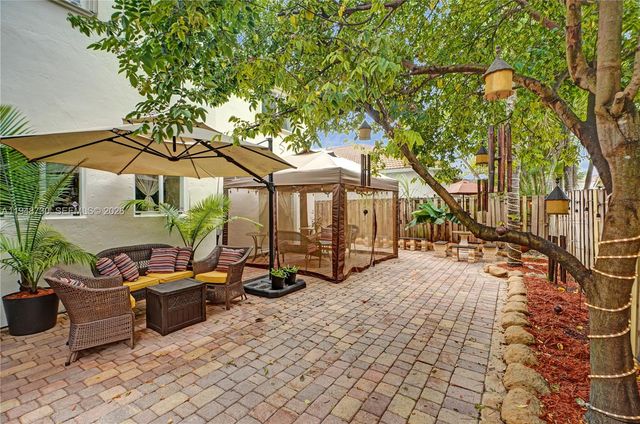 5502 SW 162nd Pl, Miami, FL 33185