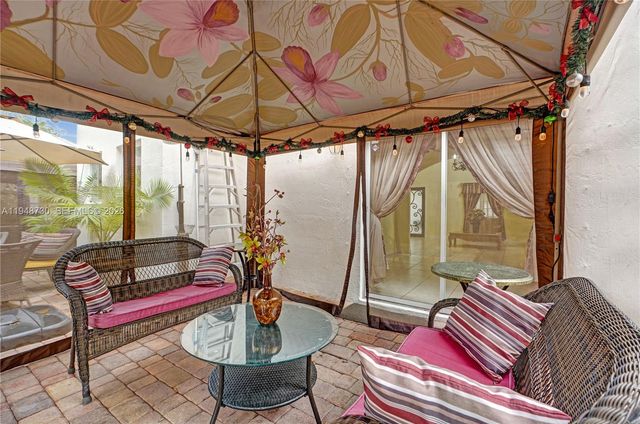 5502 SW 162nd Pl, Miami, FL 33185