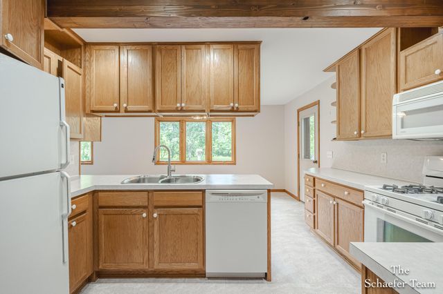 888 Bowes Road Se, Lowell City, MI 49331