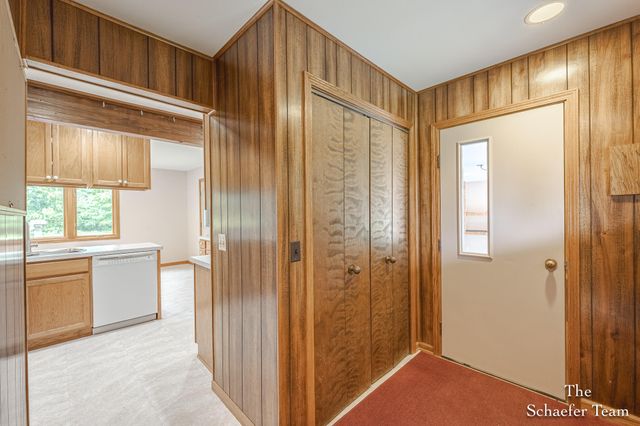 888 Bowes Road Se, Lowell City, MI 49331