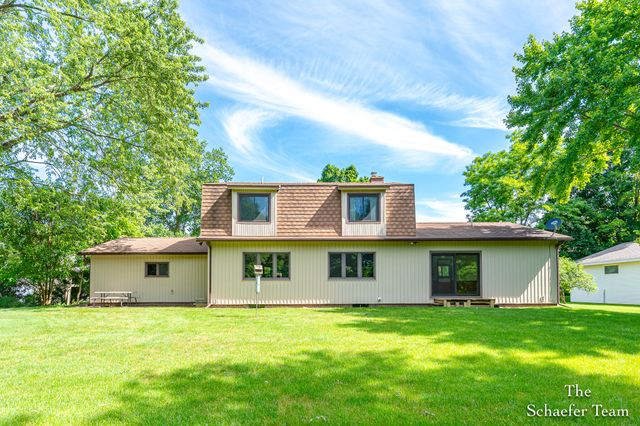 888 Bowes Road Se, Lowell City, MI 49331