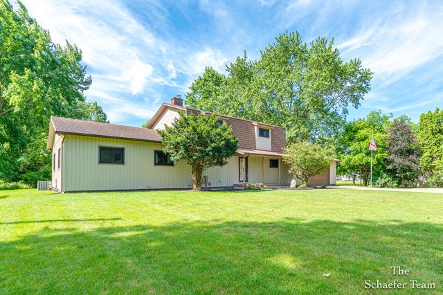 888 Bowes Road Se, Lowell City, MI 49331