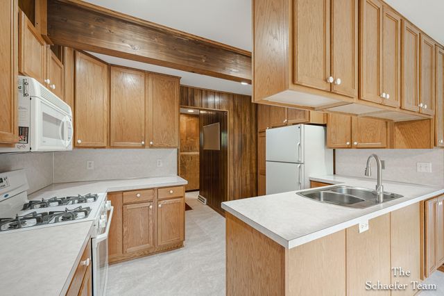 888 Bowes Road Se, Lowell City, MI 49331