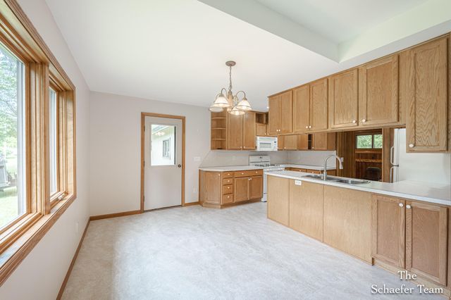 888 Bowes Road Se, Lowell City, MI 49331