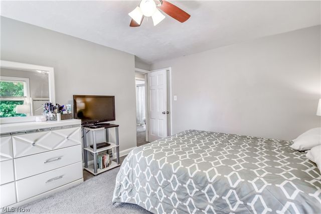 5284 Haverford Drive, Lyndhurst, OH 44124