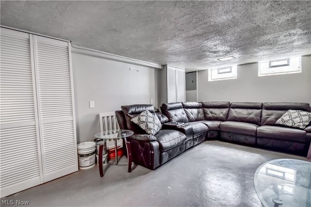 5284 Haverford Drive, Lyndhurst, OH 44124