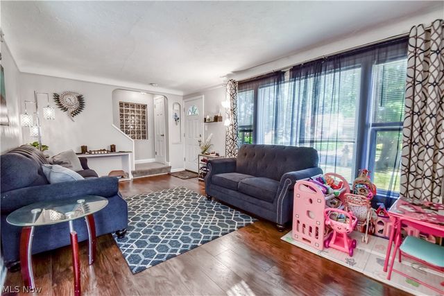5284 Haverford Drive, Lyndhurst, OH 44124