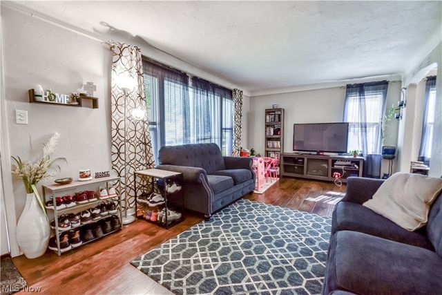5284 Haverford Drive, Lyndhurst, OH 44124
