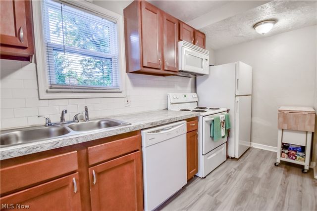 5284 Haverford Drive, Lyndhurst, OH 44124