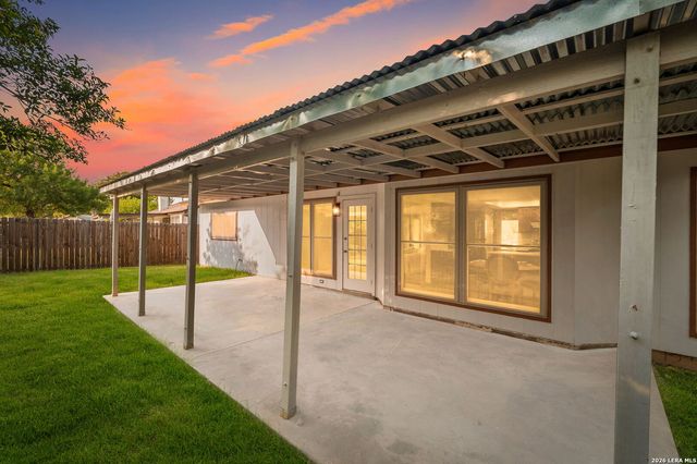 8234 MEADOW SUN ST, San Antonio, TX 78251