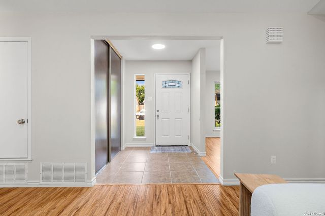 8234 MEADOW SUN ST, San Antonio, TX 78251