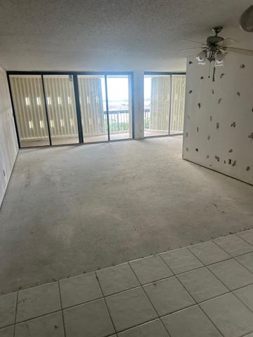 2425 Presidential Way 1203, West Palm Beach, FL 33401