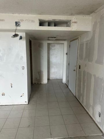 2425 Presidential Way 1203, West Palm Beach, FL 33401