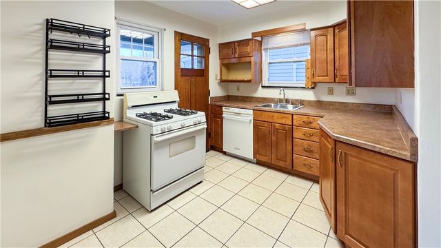 1601 Aurelius St, Swissvale, PA 15218