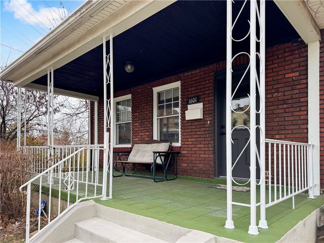 1601 Aurelius St, Swissvale, PA 15218