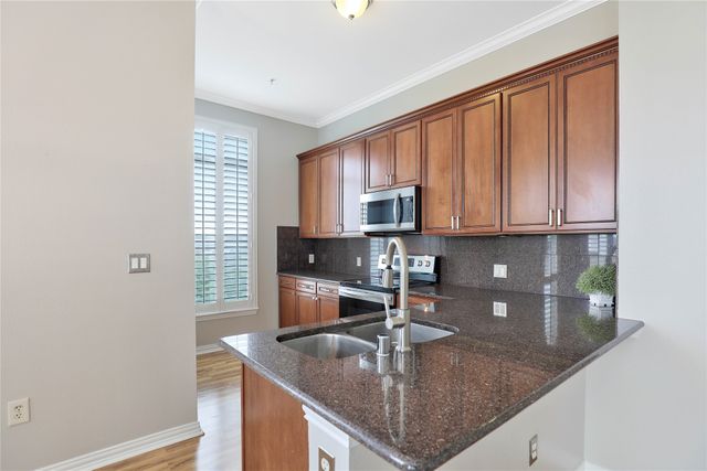 800 E 15th Street 301, Plano, TX 75074