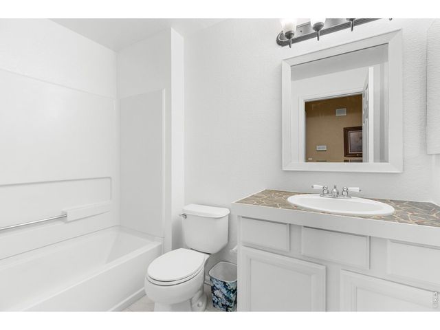 635 Gooseberry Dr 2001, Longmont, CO 80503