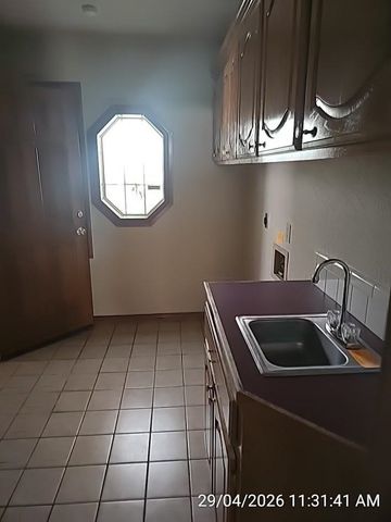 3104 NE Colonial Dr, Lawton, OK 73507