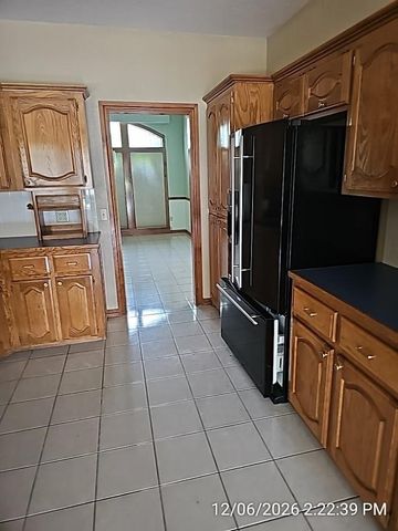 3104 NE Colonial Dr, Lawton, OK 73507