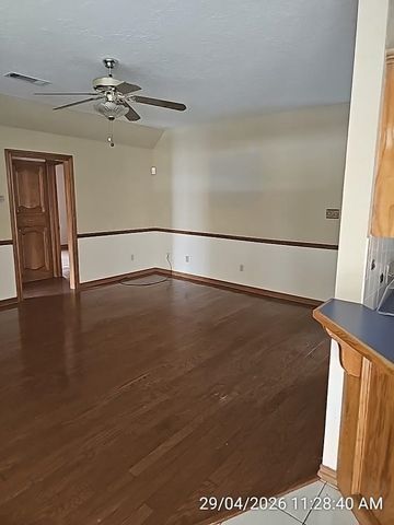 3104 NE Colonial Dr, Lawton, OK 73507