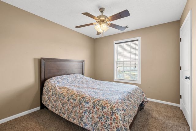 1208 Meachem Dr, Clarksville, TN 37042