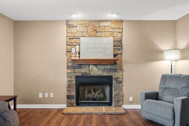 1208 Meachem Dr, Clarksville, TN 37042