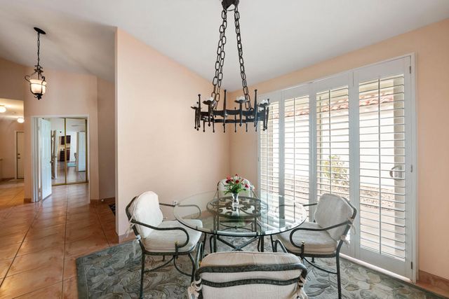 77568 Calle Las Brisas N, Palm Desert, CA 92211