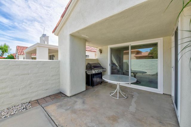 77568 Calle Las Brisas N, Palm Desert, CA 92211