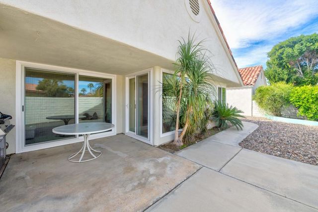 77568 Calle Las Brisas N, Palm Desert, CA 92211