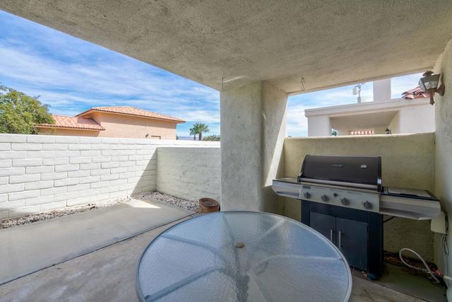 77568 Calle Las Brisas N, Palm Desert, CA 92211
