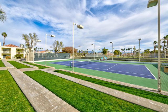 77568 Calle Las Brisas N, Palm Desert, CA 92211