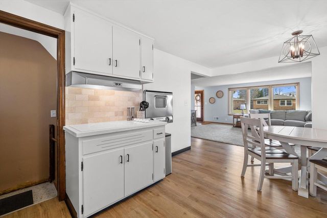 2424 24th STREET, Kenosha, WI 53140