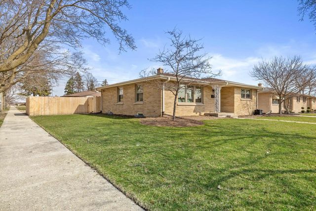2424 24th STREET, Kenosha, WI 53140