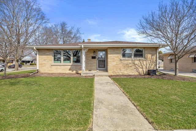 2424 24th STREET, Kenosha, WI 53140