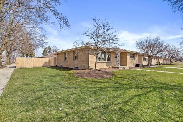 2424 24th STREET, Kenosha, WI 53140