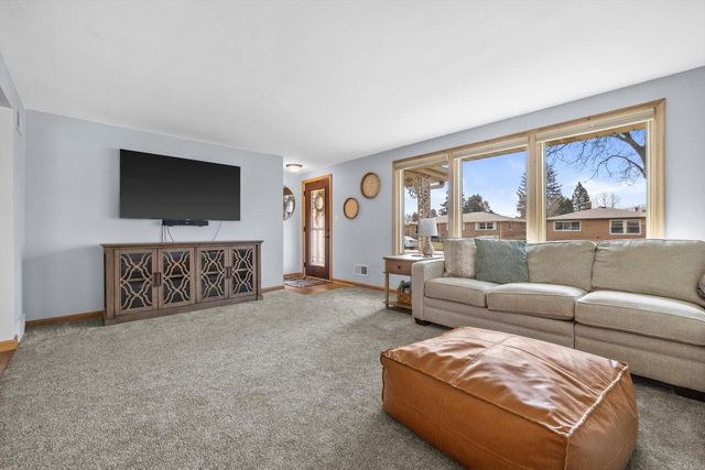 2424 24th STREET, Kenosha, WI 53140